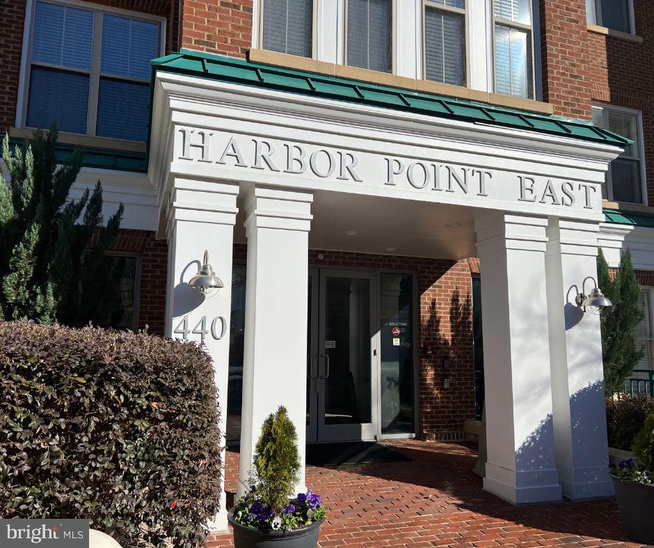 BELMONT BAY - Residential Lease