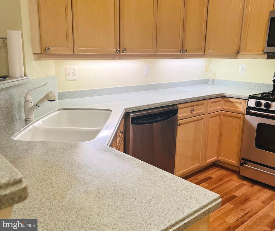 BELMONT BAY - Residential Lease