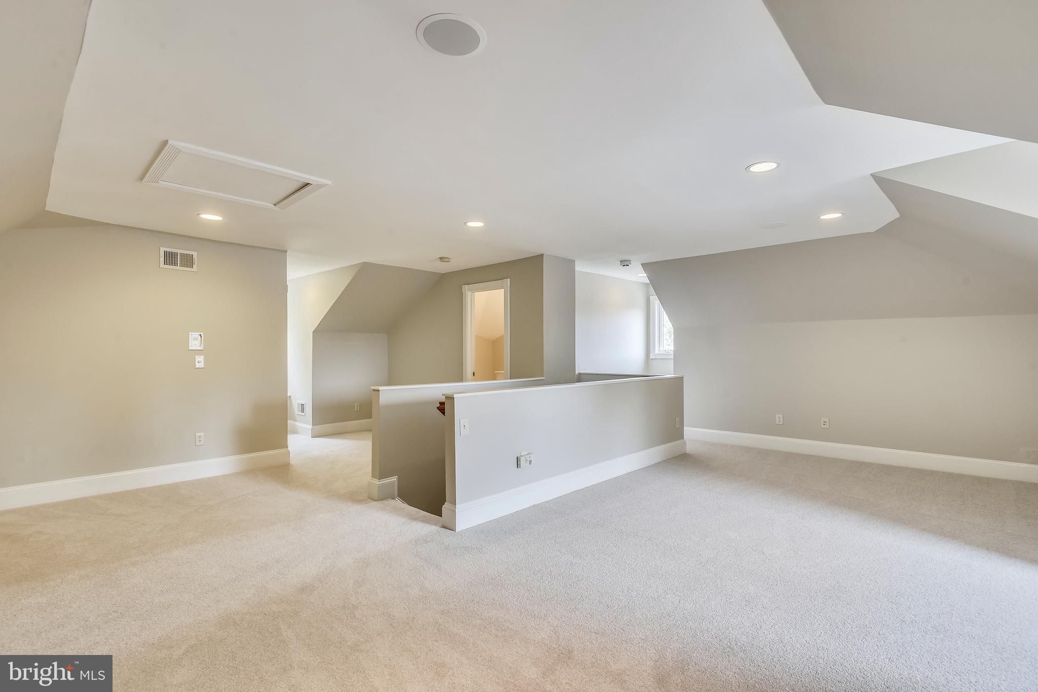 WOODMONT - Residential