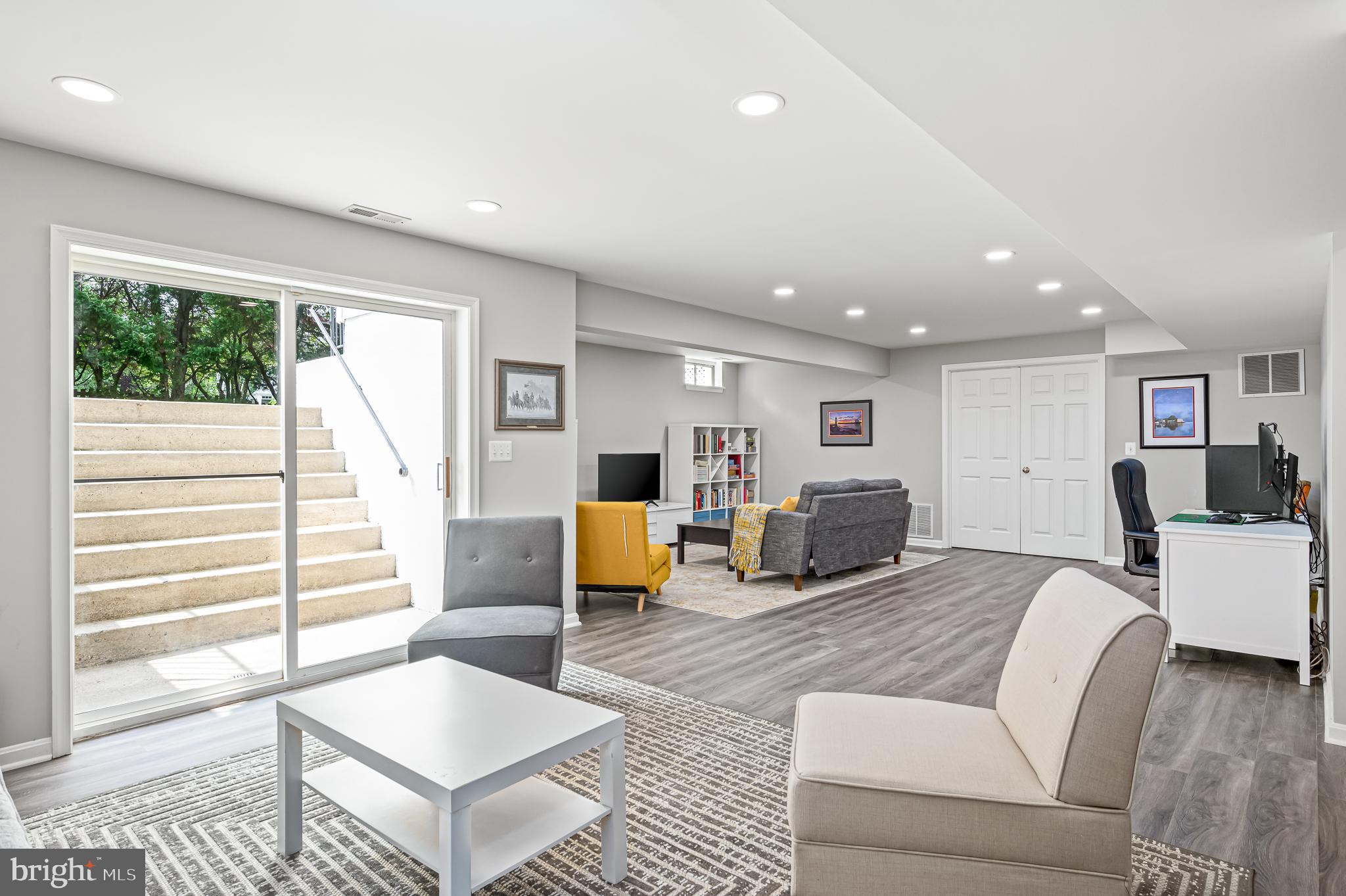 ASHBURN FARM - Residential