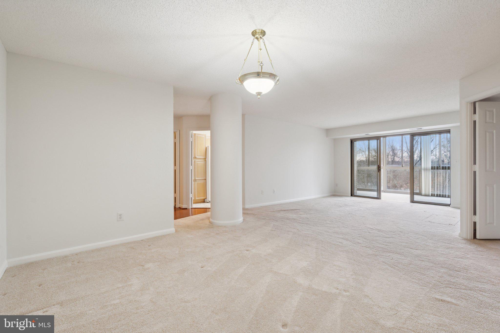 LANSDOWNE WOODS - Residential