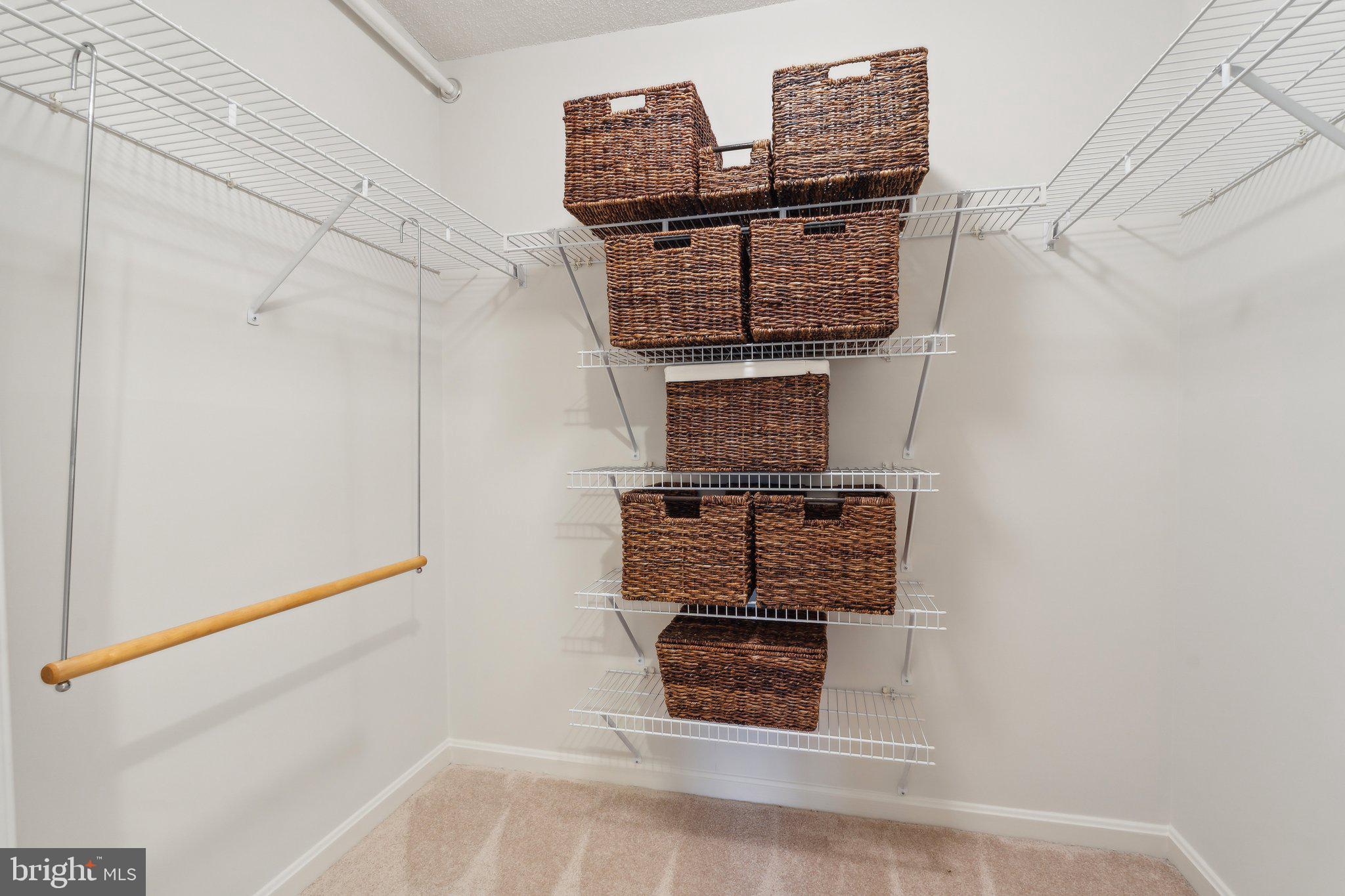 LANSDOWNE WOODS - Residential