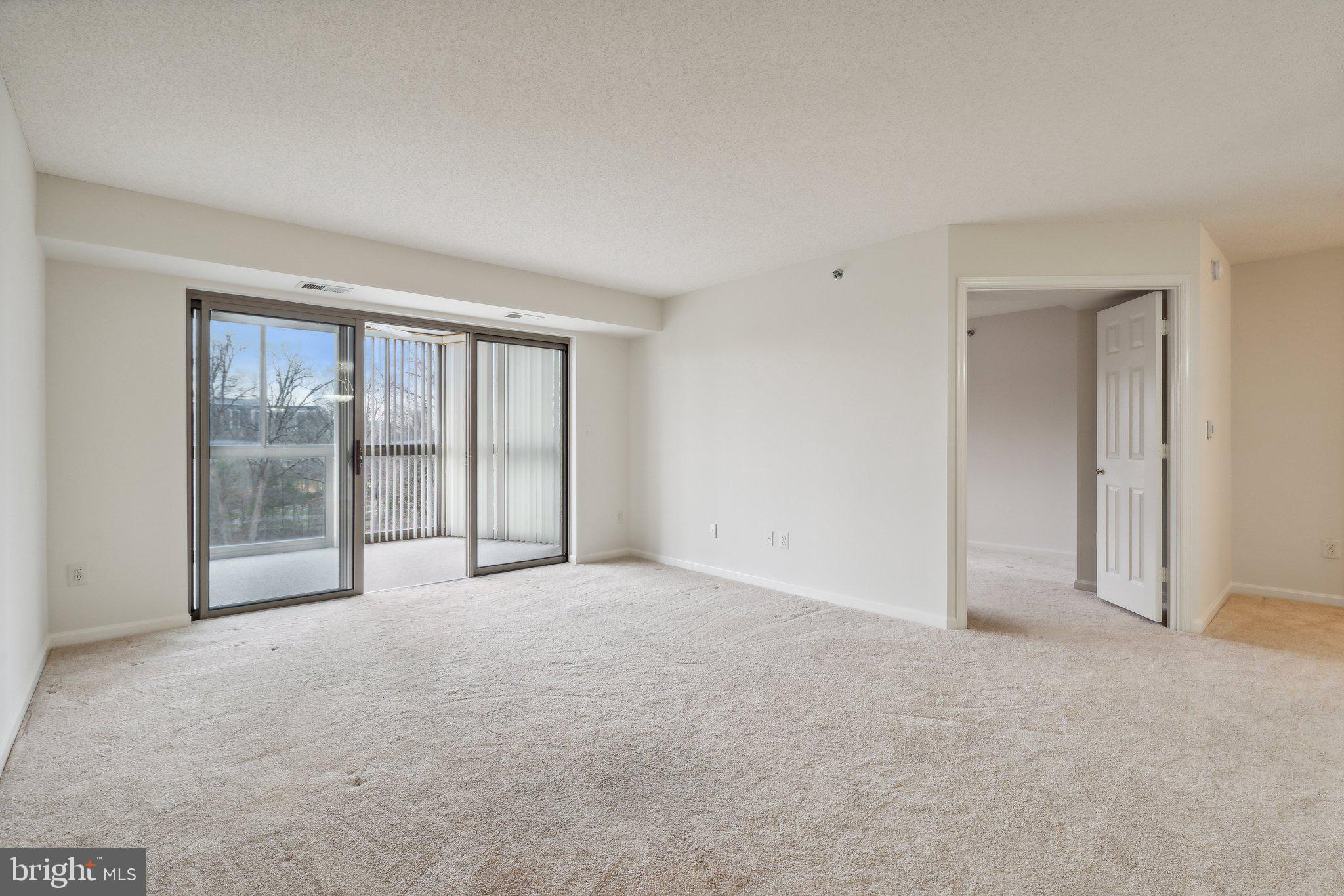 LANSDOWNE WOODS - Residential