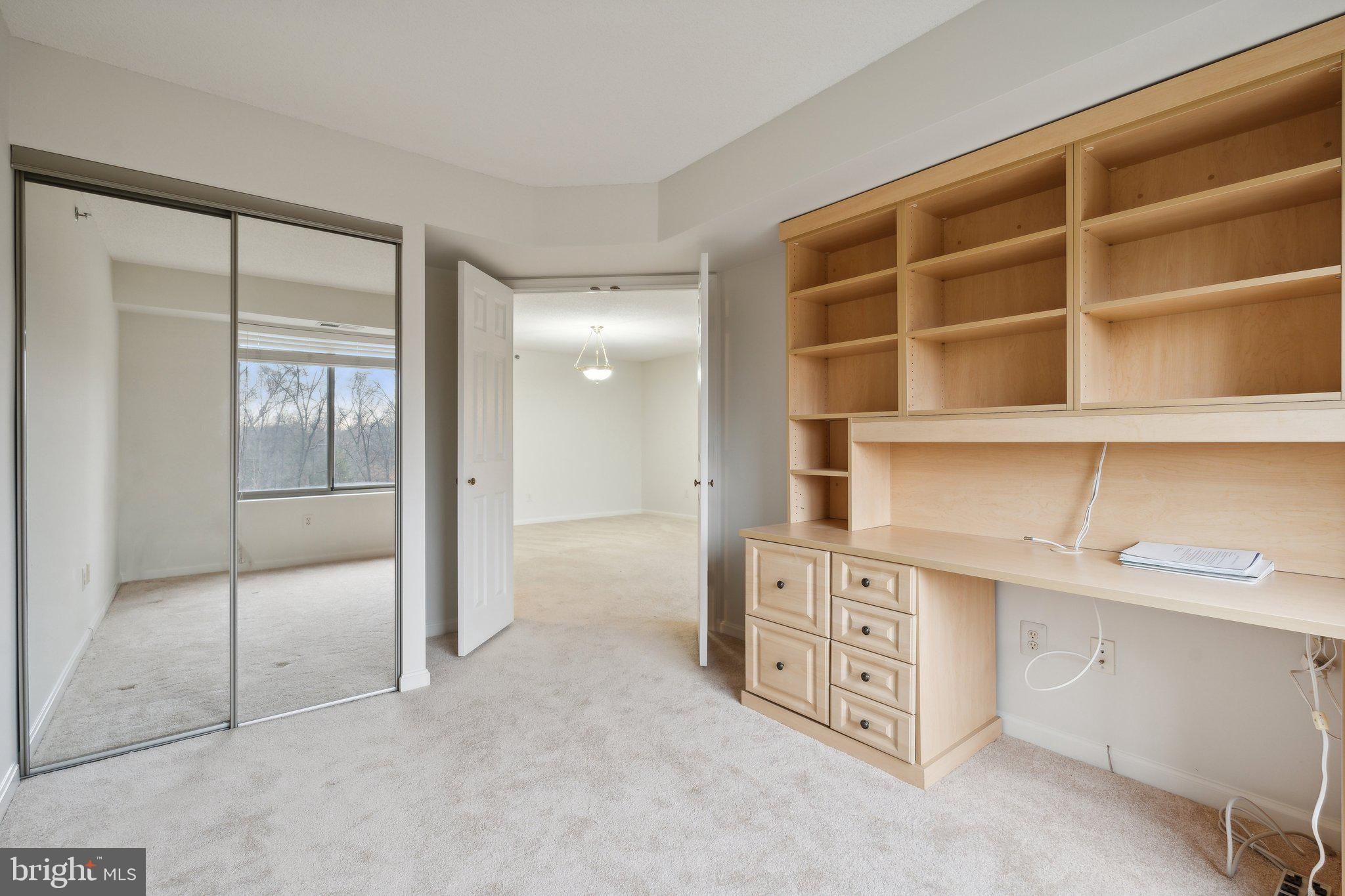 LANSDOWNE WOODS - Residential