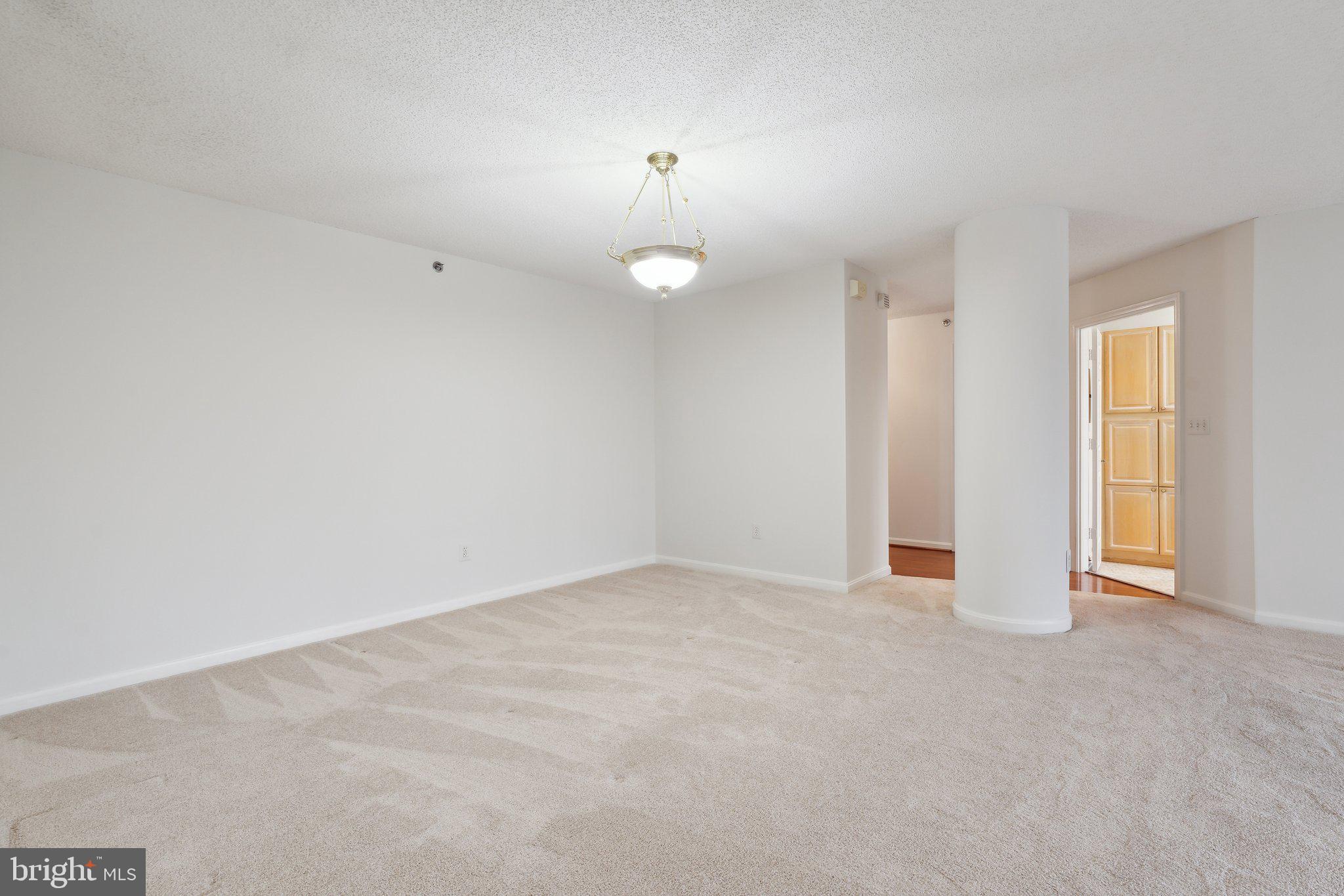 LANSDOWNE WOODS - Residential