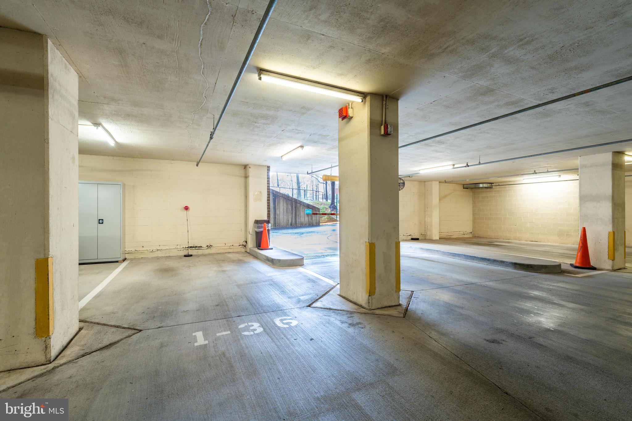 LANSDOWNE WOODS - Residential