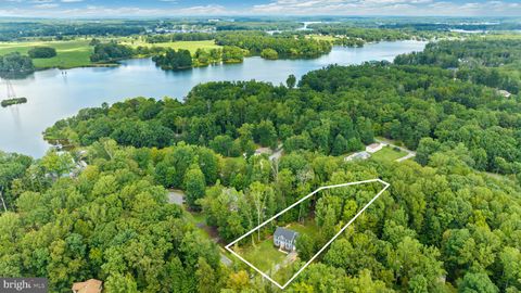 296 ROBBIE ROAD BUMPASS VA 23024