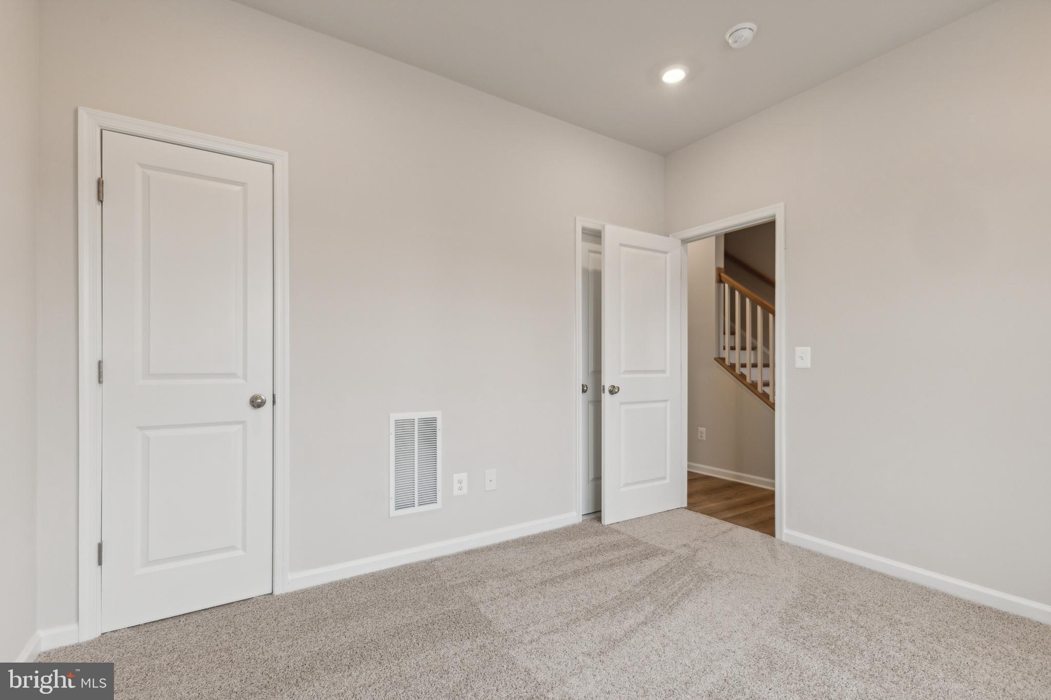 POTOMAC STATION MARKETPLACE - Residential