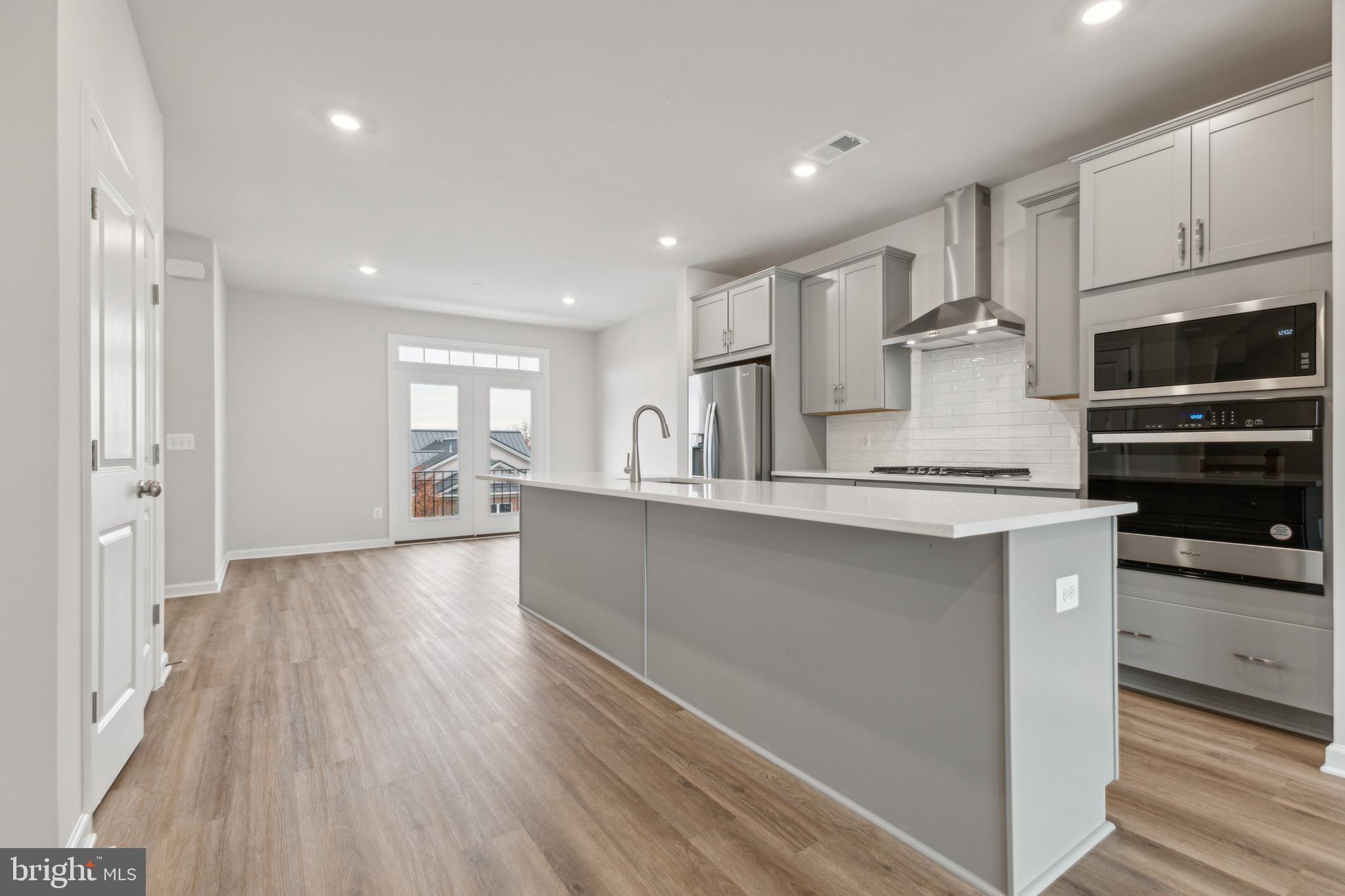 POTOMAC STATION MARKETPLACE - Residential