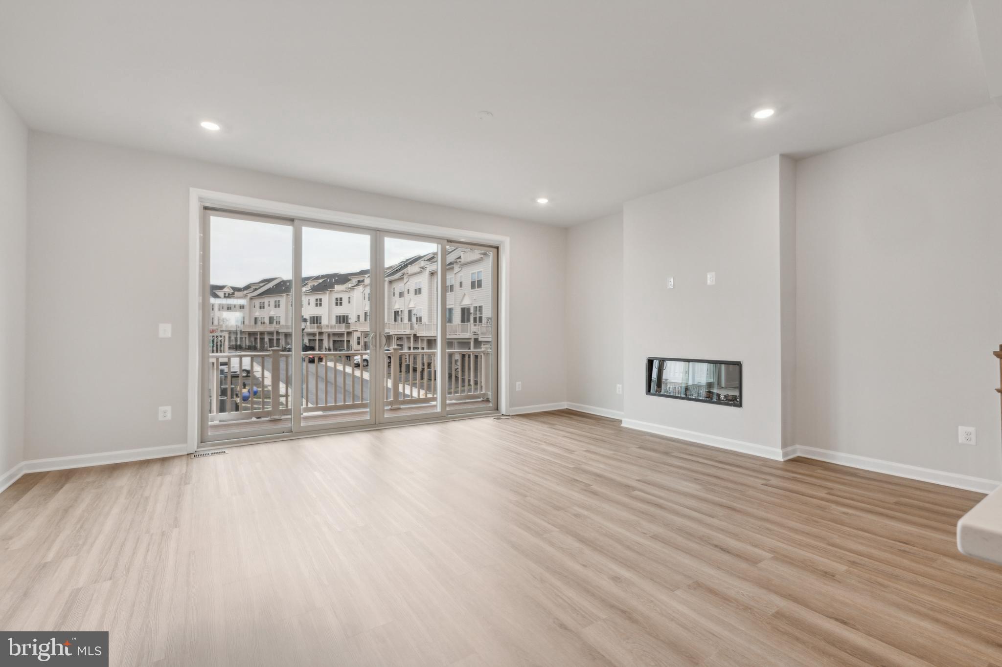 POTOMAC STATION MARKETPLACE - Residential