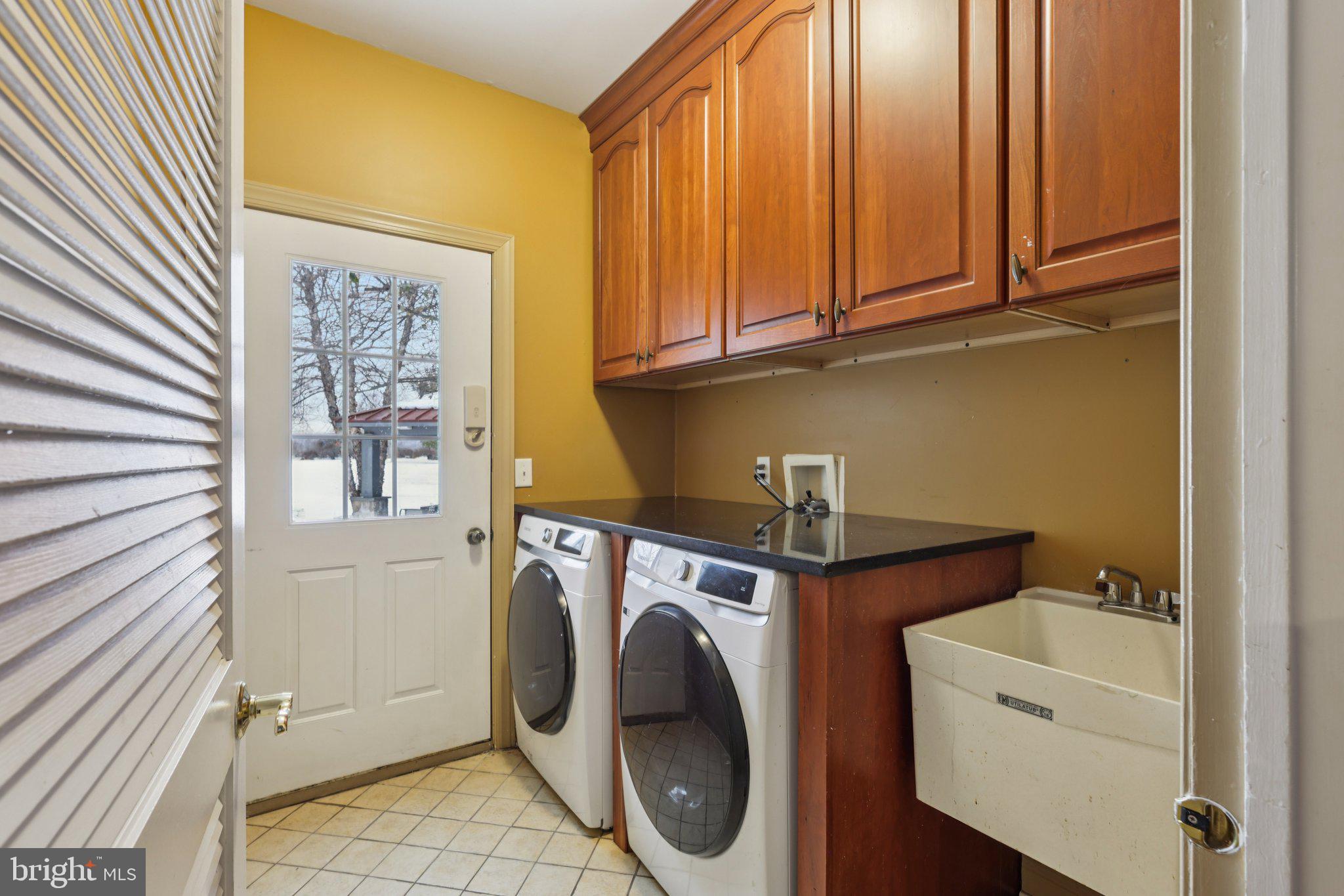 HIGH POINTE AT HOP - Residential