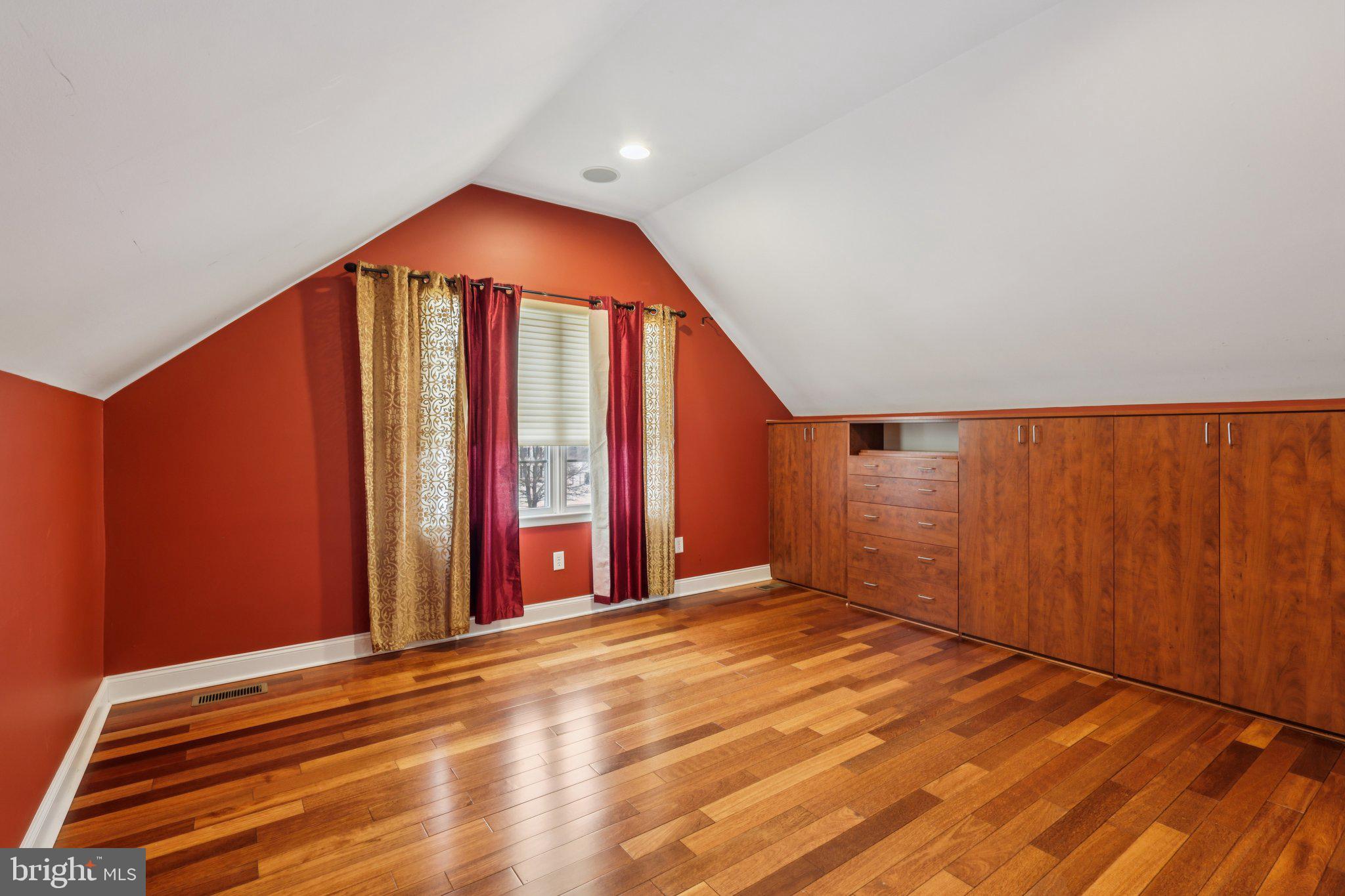 HIGH POINTE AT HOP - Residential