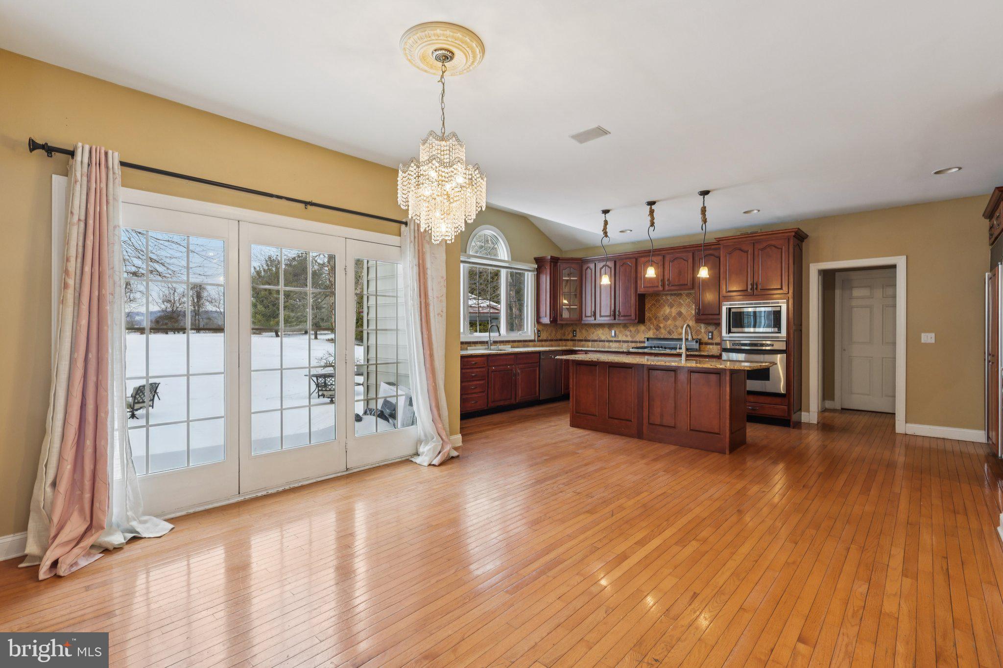 HIGH POINTE AT HOP - Residential