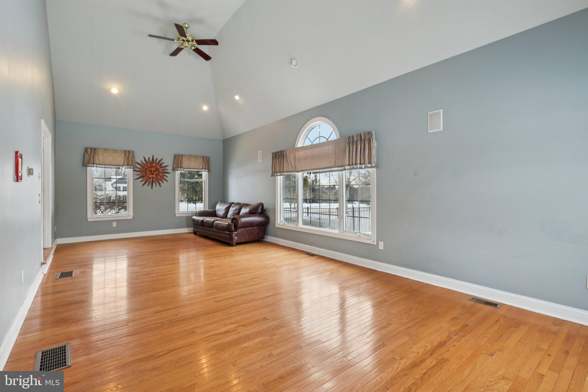 HIGH POINTE AT HOP - Residential