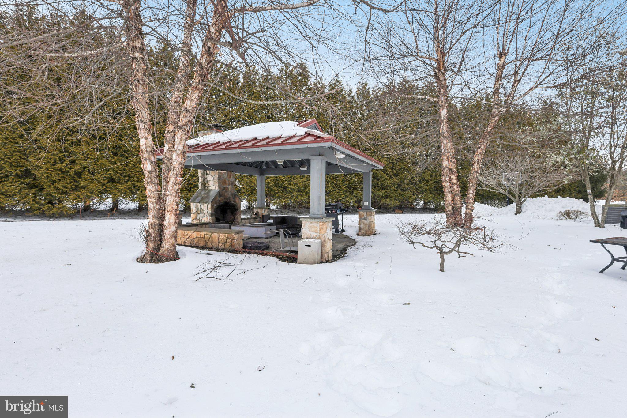 HIGH POINTE AT HOP - Residential