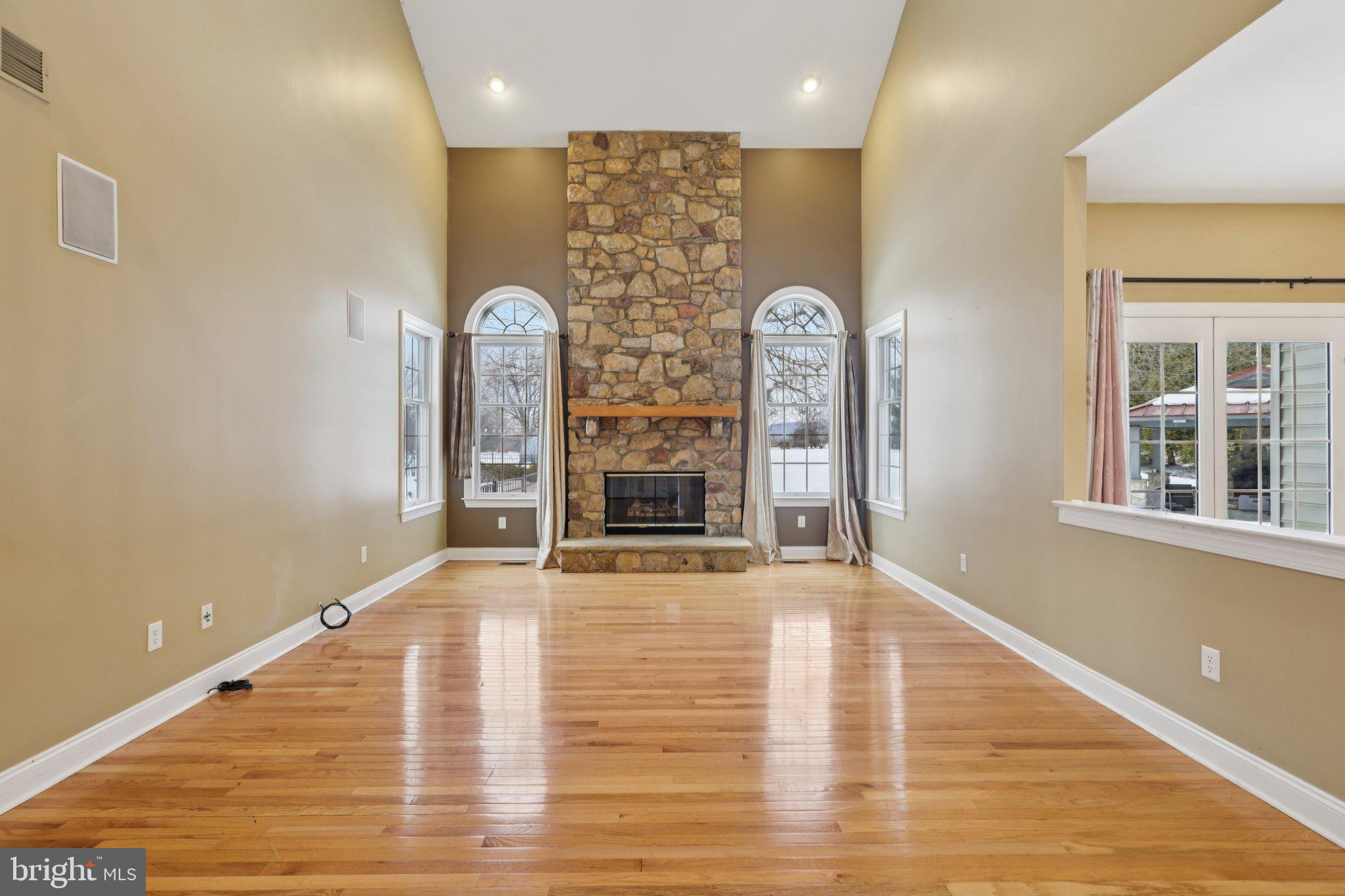 HIGH POINTE AT HOP - Residential