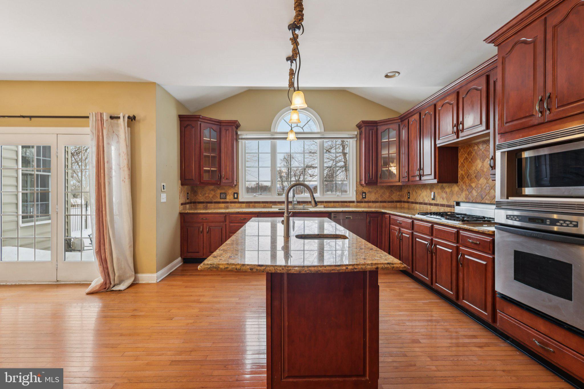 HIGH POINTE AT HOP - Residential