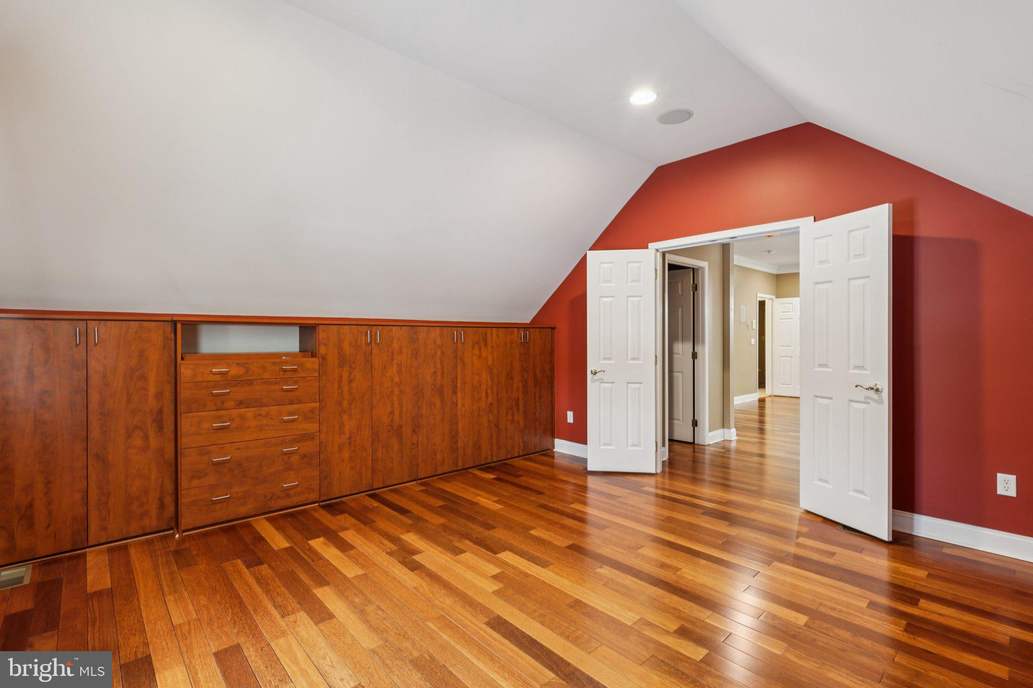 HIGH POINTE AT HOP - Residential