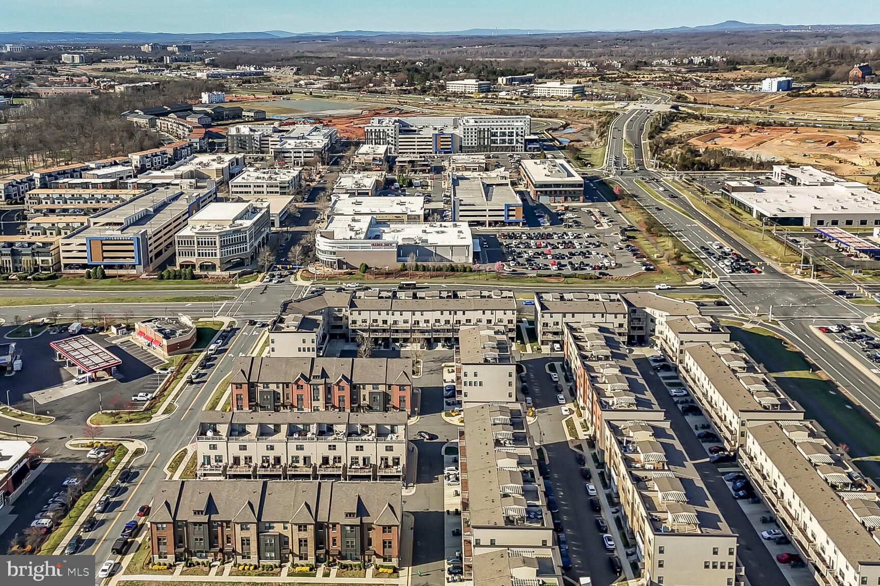 SM ONE LOUDOUN CONDO - Residential