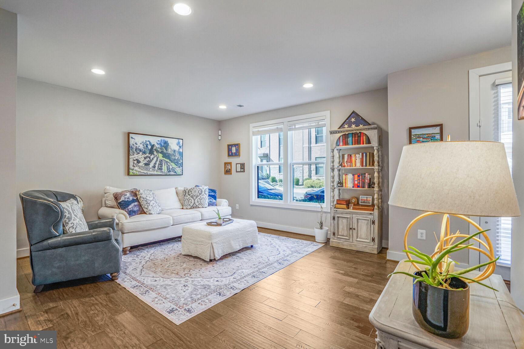 SM ONE LOUDOUN CONDO - Residential