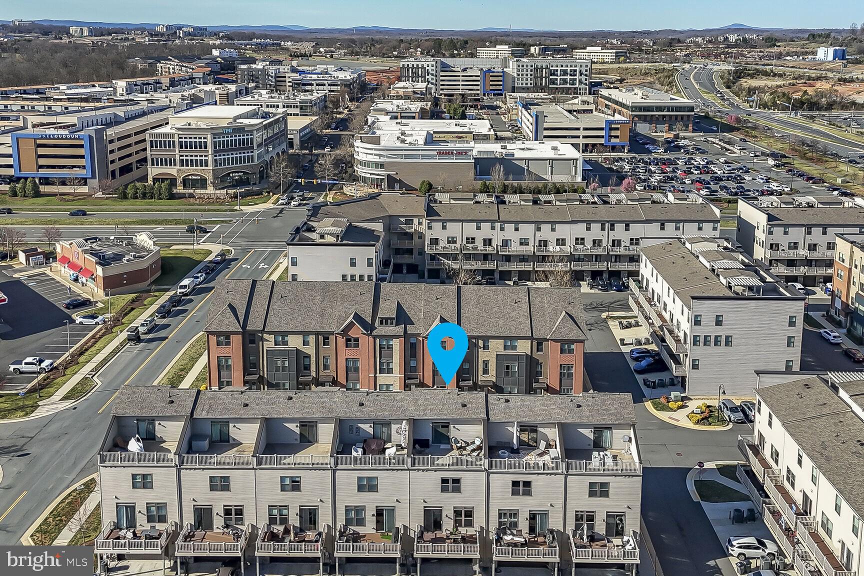 SM ONE LOUDOUN CONDO - Residential