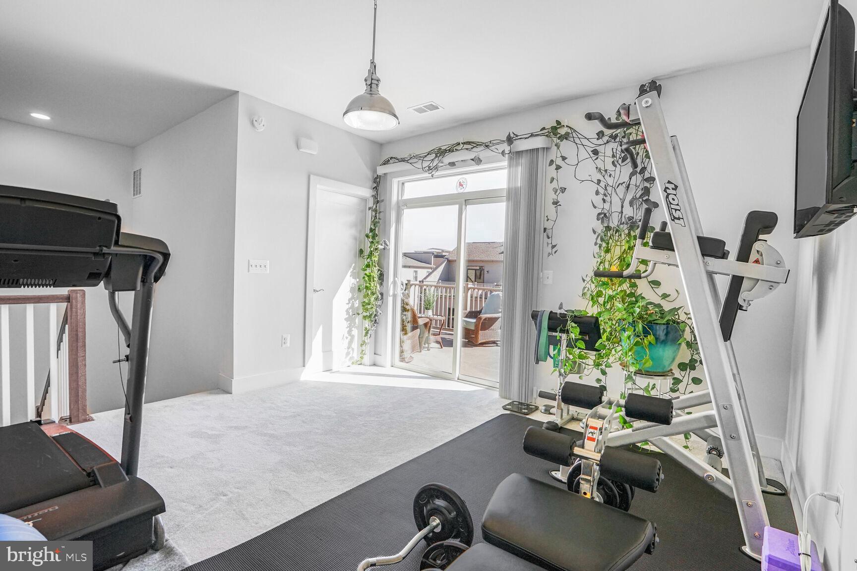 SM ONE LOUDOUN CONDO - Residential