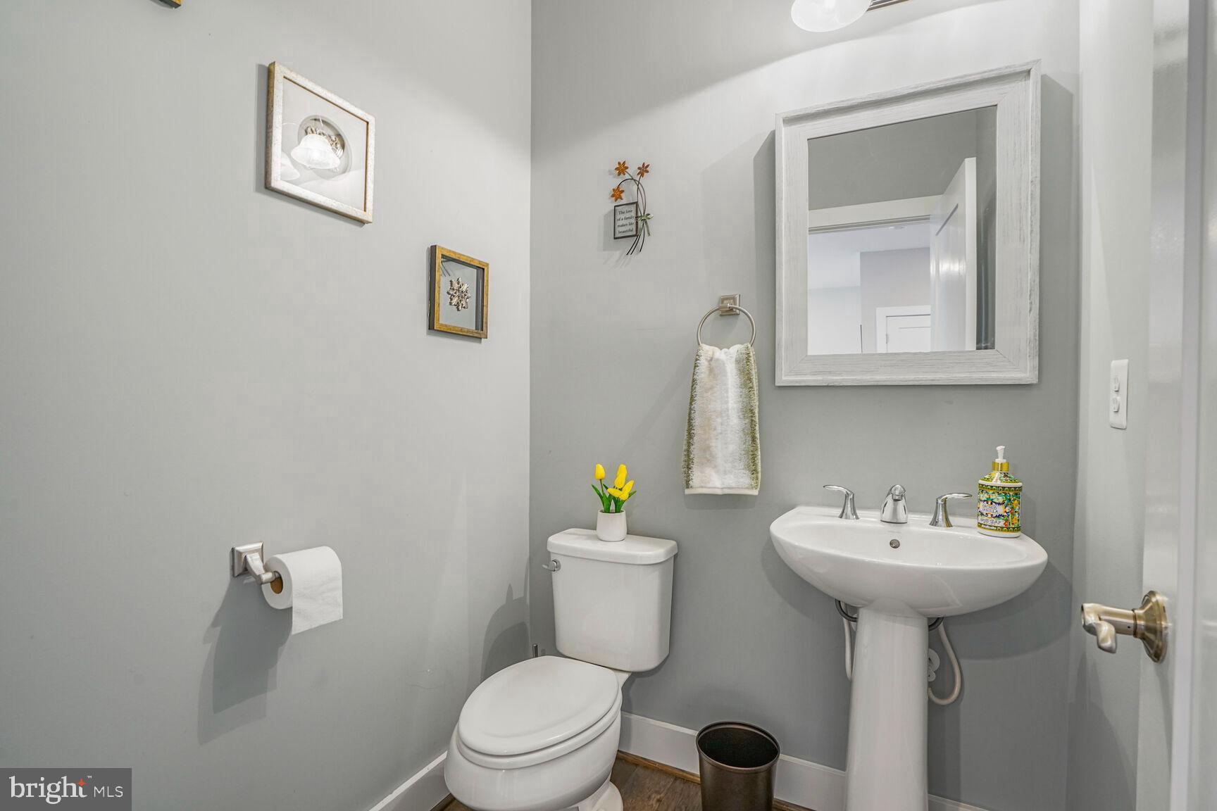 SM ONE LOUDOUN CONDO - Residential