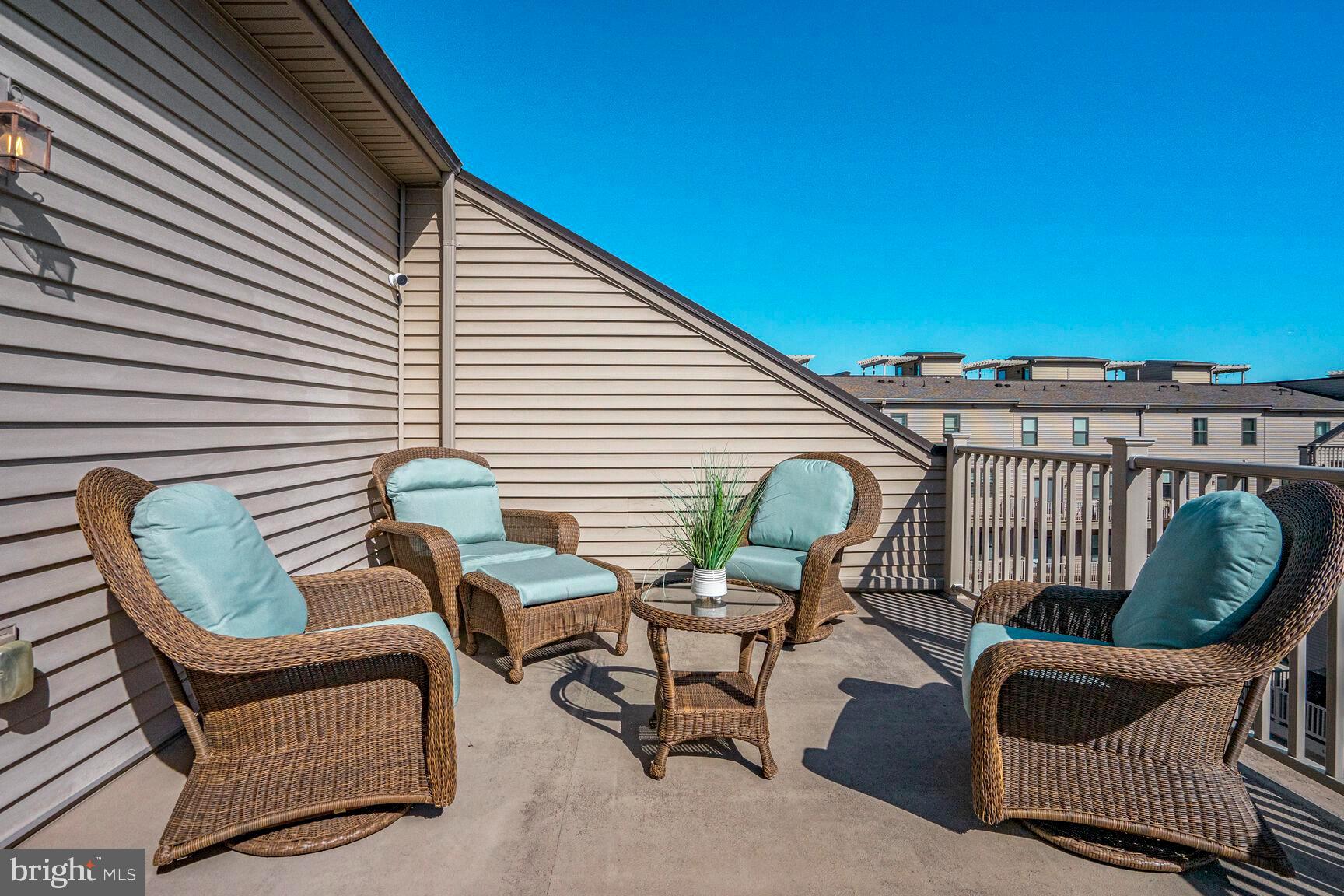 SM ONE LOUDOUN CONDO - Residential