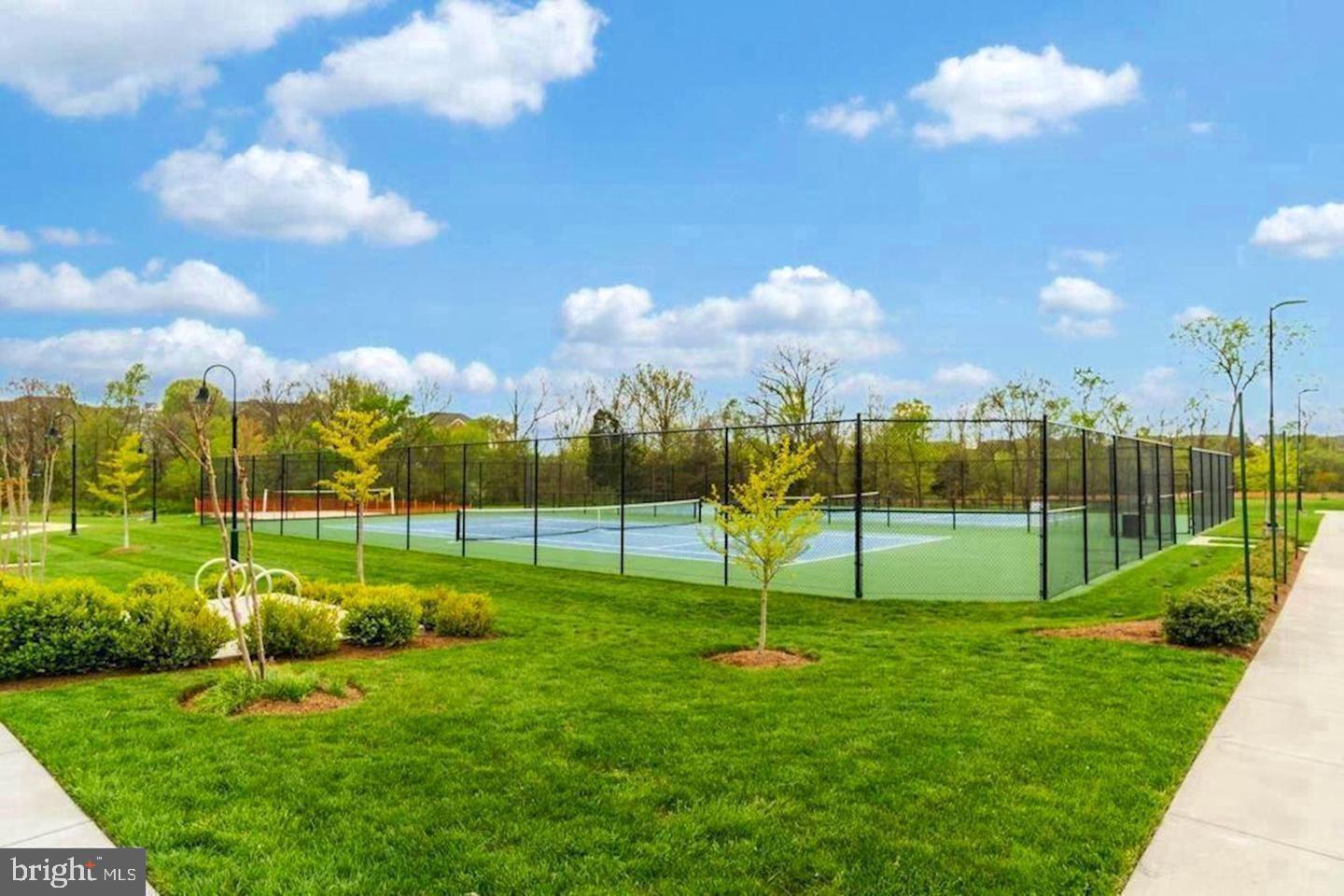 SM ONE LOUDOUN CONDO - Residential