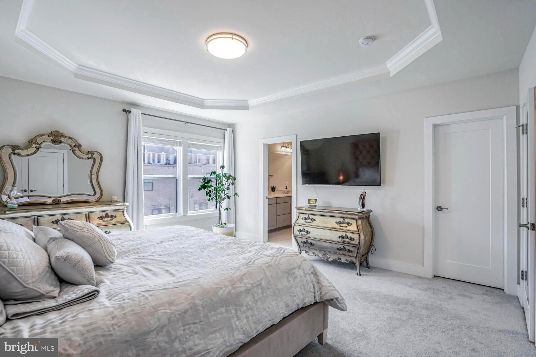 SM ONE LOUDOUN CONDO - Residential