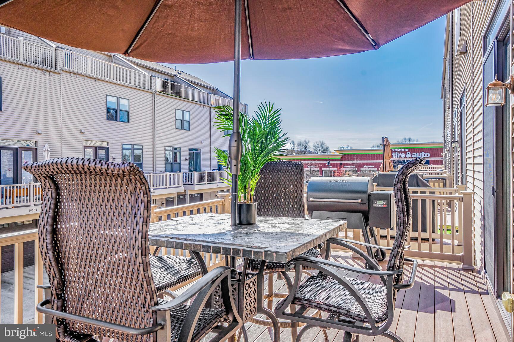 SM ONE LOUDOUN CONDO - Residential