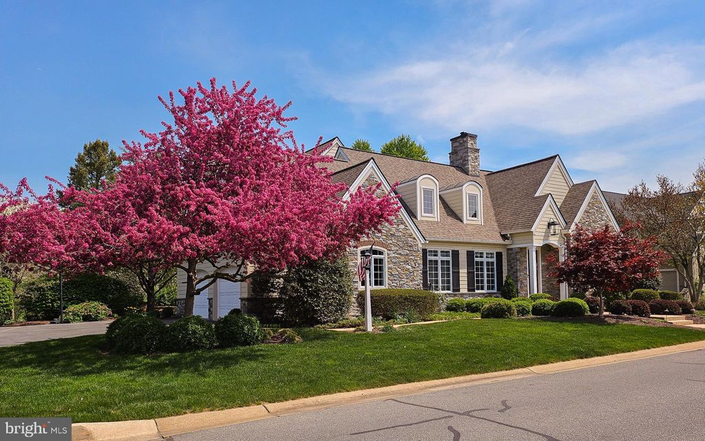 Photo of 817 Woodfield Drive, LITITZ, PA 17543 (MLS # PALA2077434)