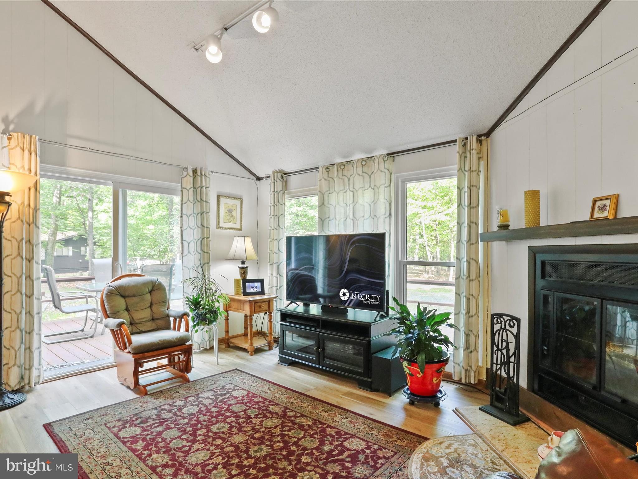 THE WOODS - Residential