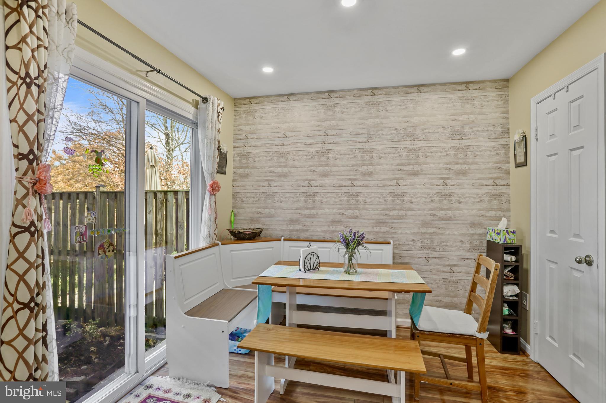 LONGMEAD - Residential