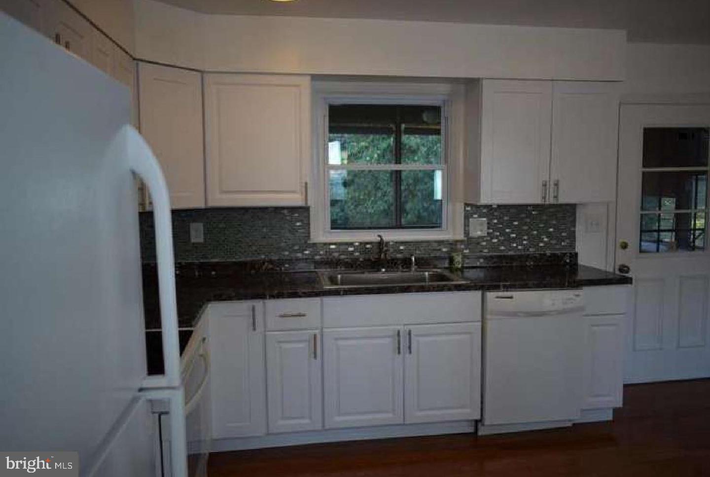 BROOKE MANOR - Residential