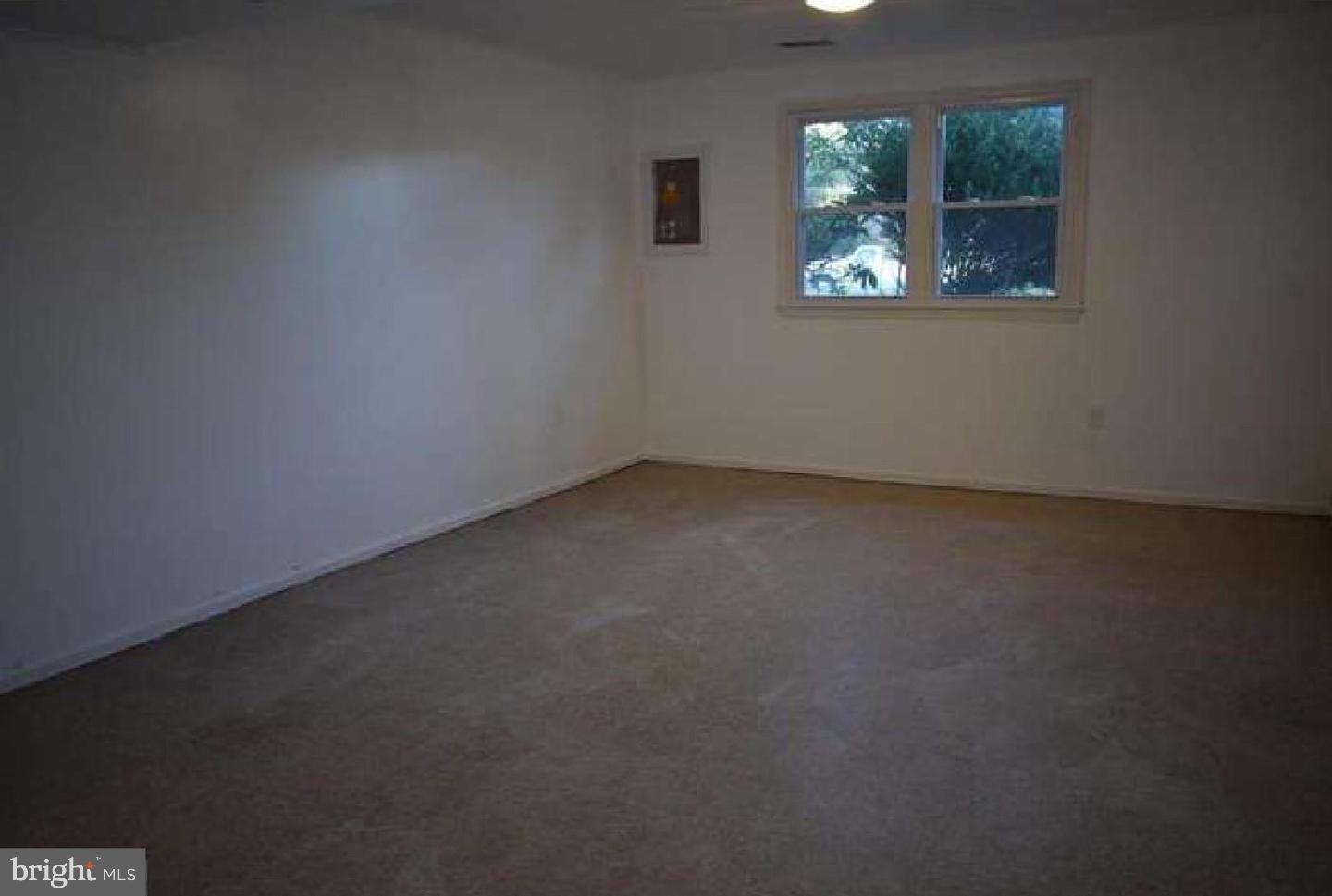 BROOKE MANOR - Residential