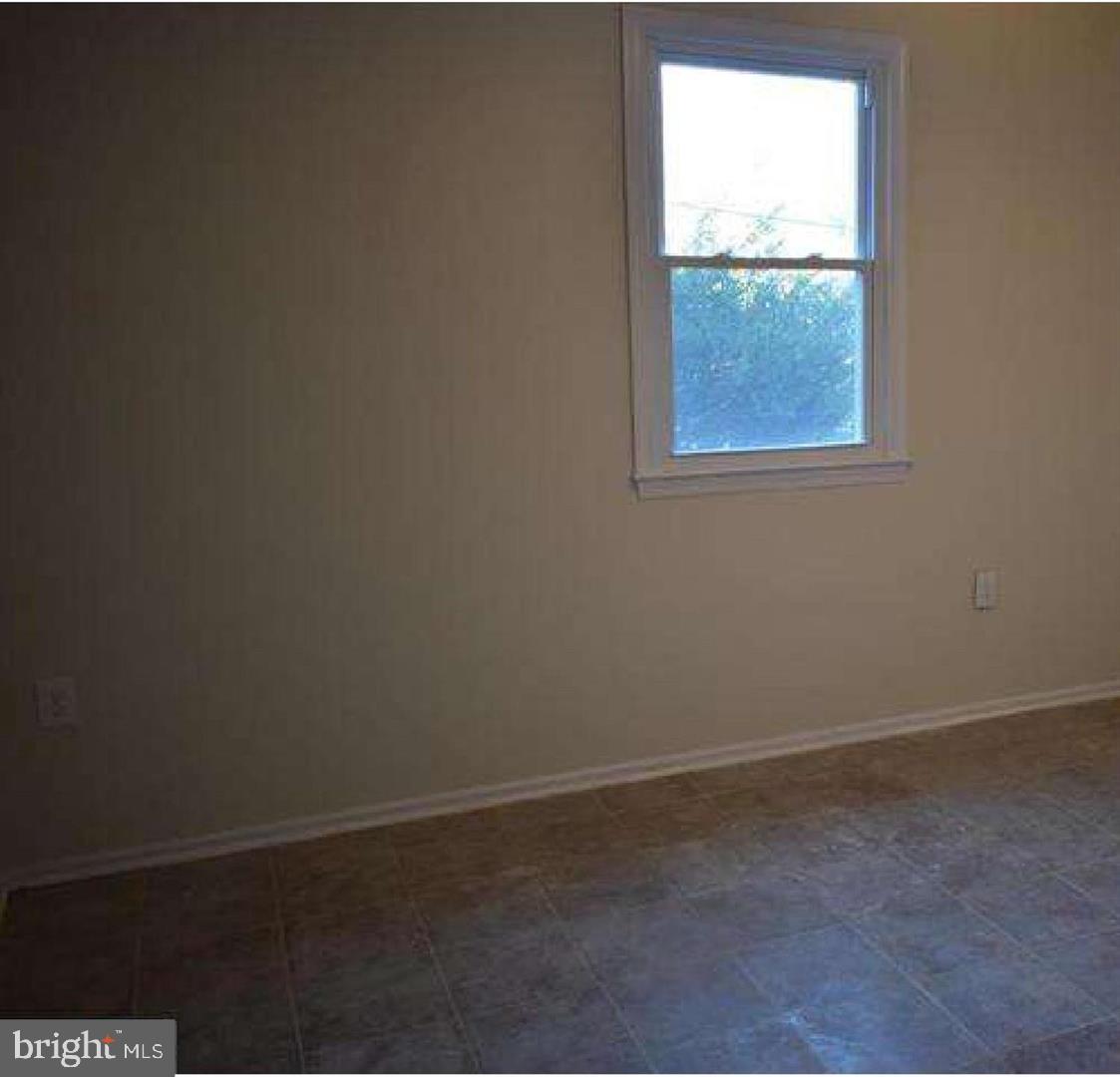 BROOKE MANOR - Residential