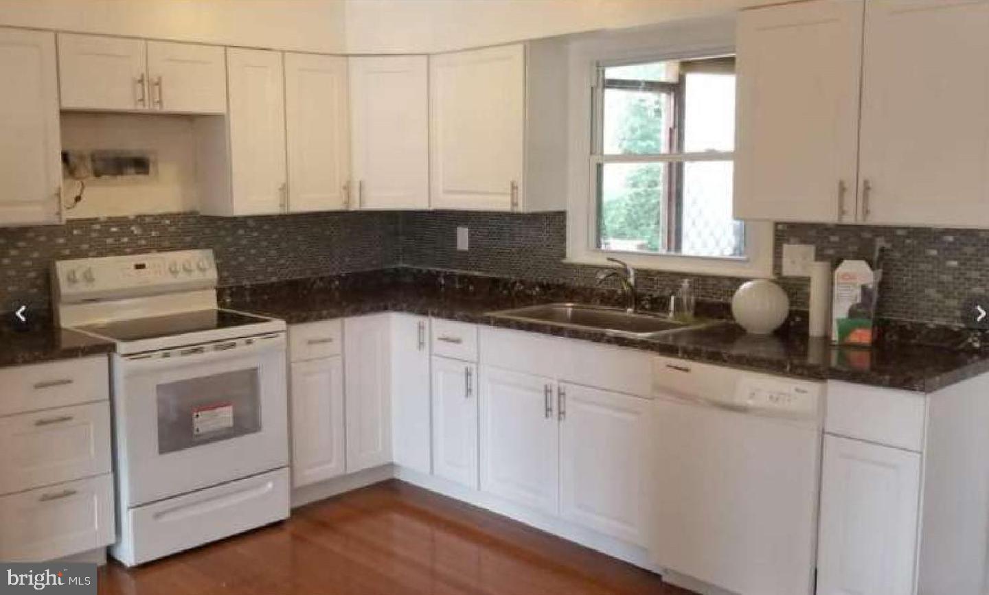 BROOKE MANOR - Residential