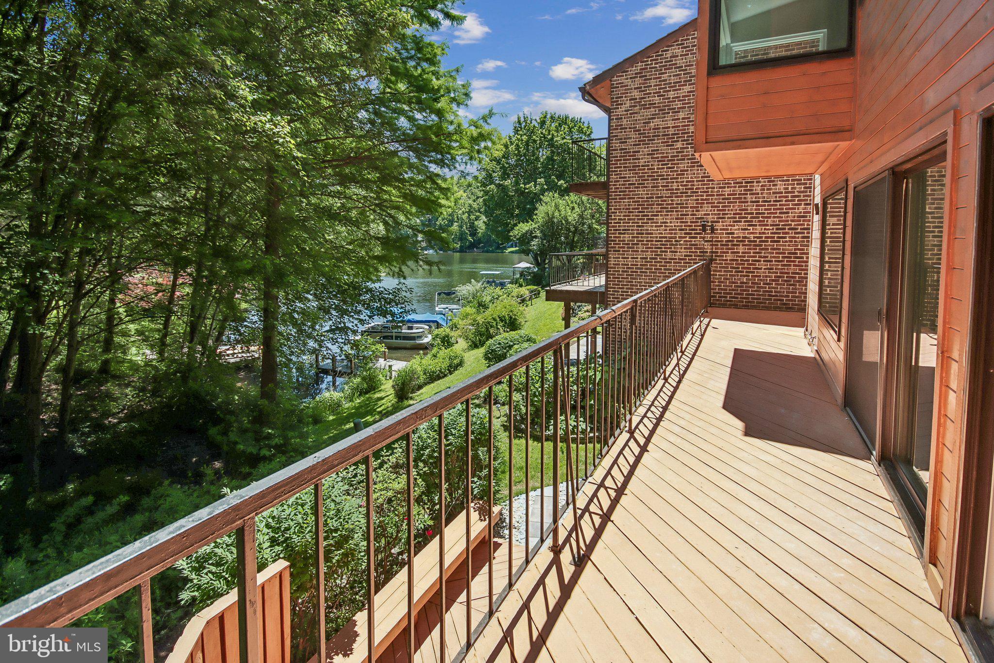 2121 CABOTS POINT LANE