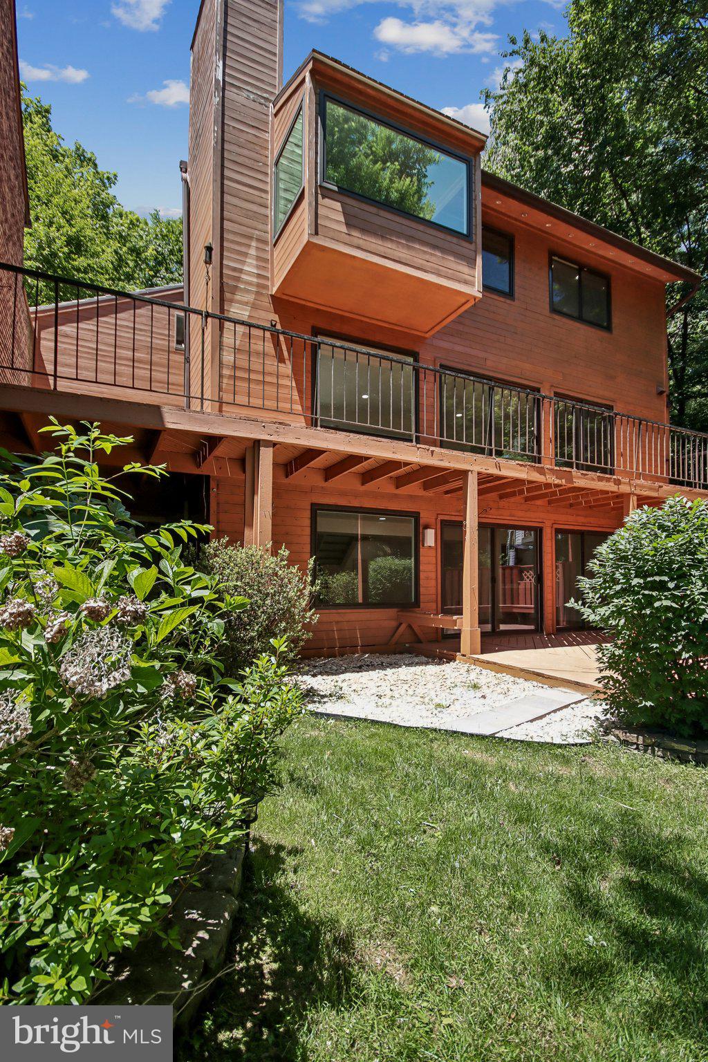 2121 CABOTS POINT LANE
