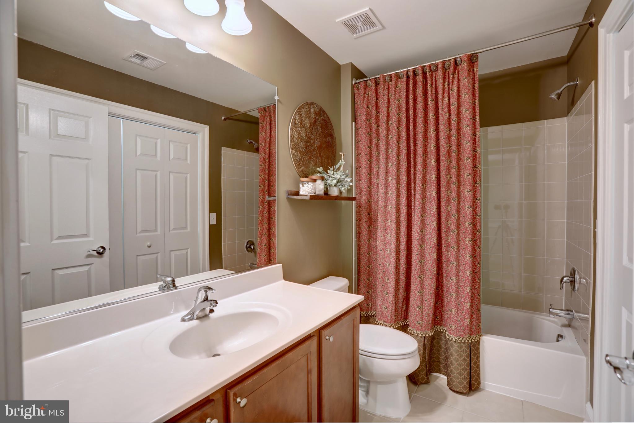 GOOSE CREEK VILLAGE NORTH - Residential Lease