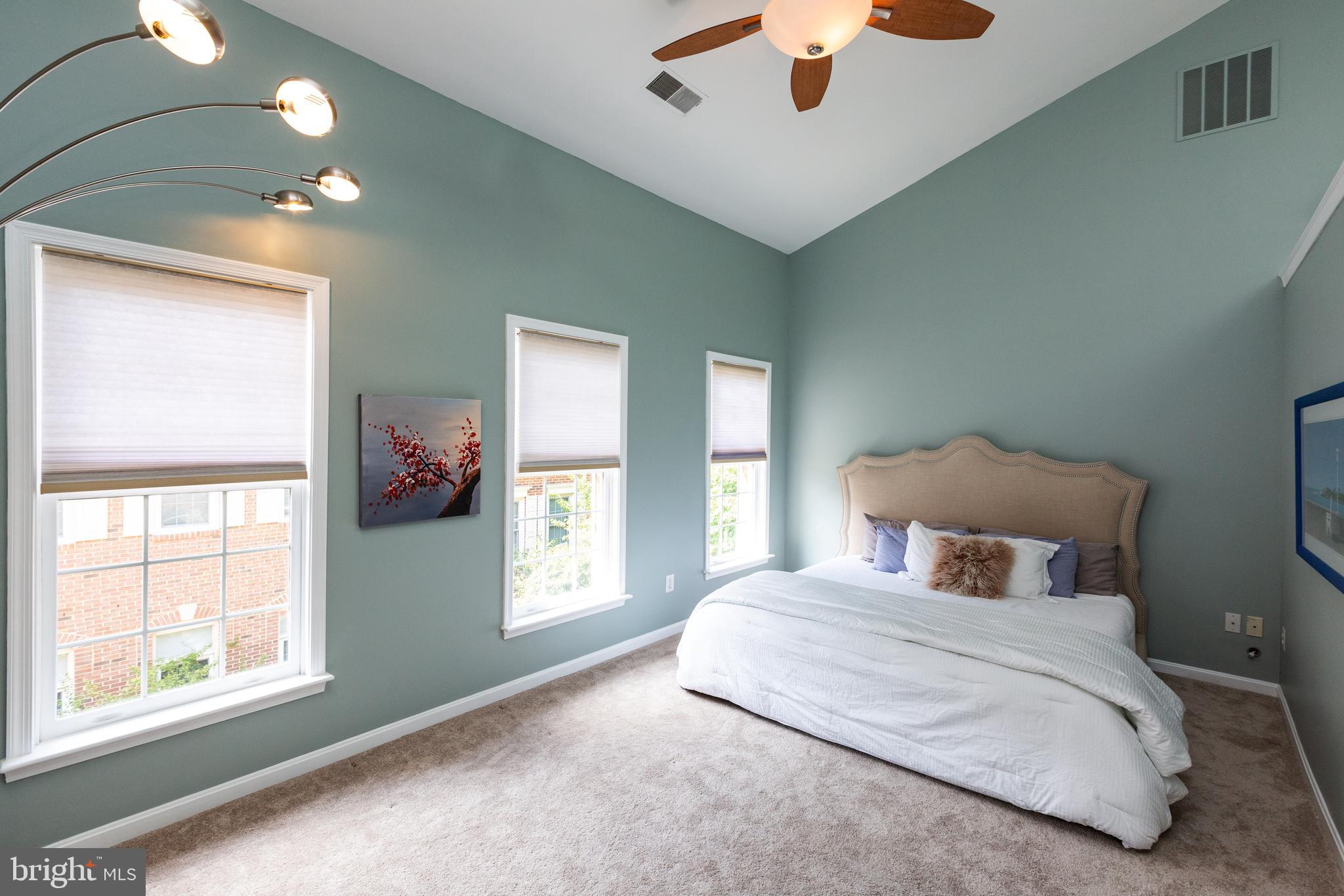 STONEGATE - Residential