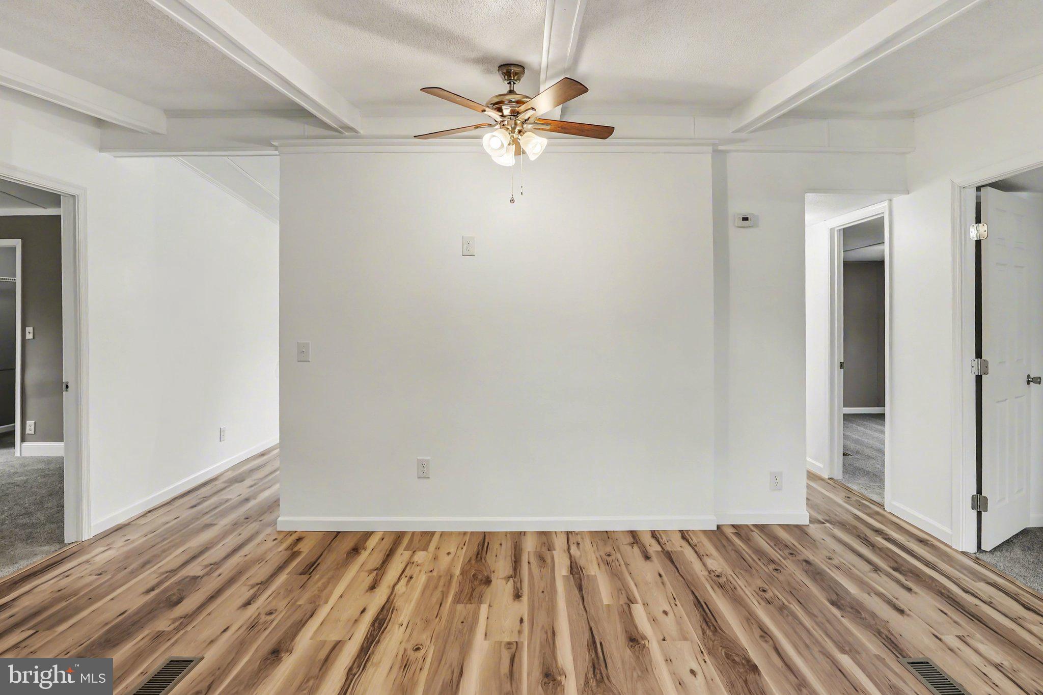 COUNTRY MANOR WEST - Residential