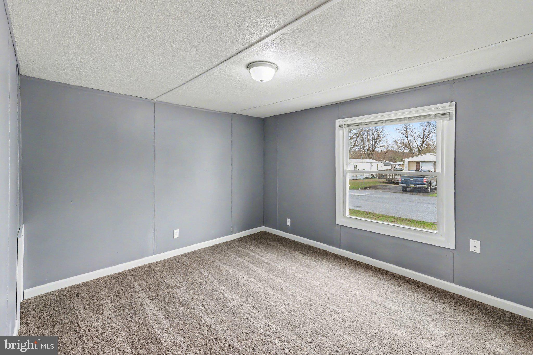 COUNTRY MANOR WEST - Residential