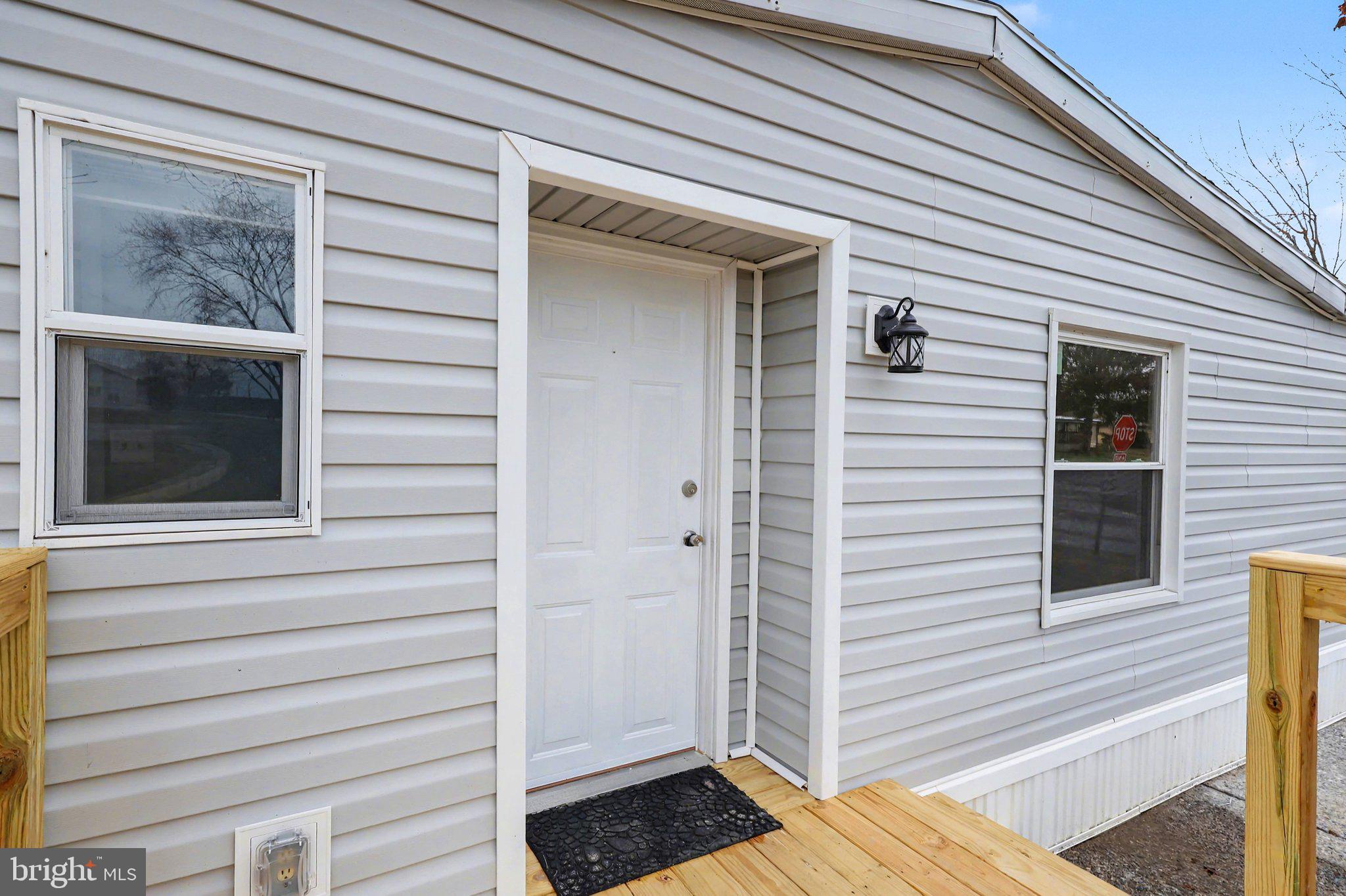 COUNTRY MANOR WEST - Residential