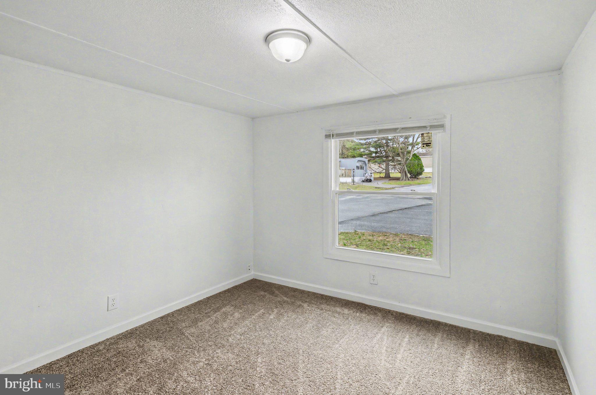 COUNTRY MANOR WEST - Residential