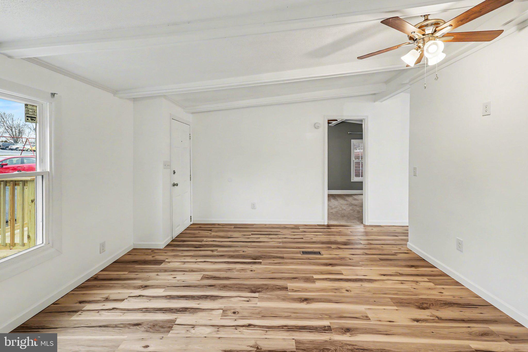 COUNTRY MANOR WEST - Residential