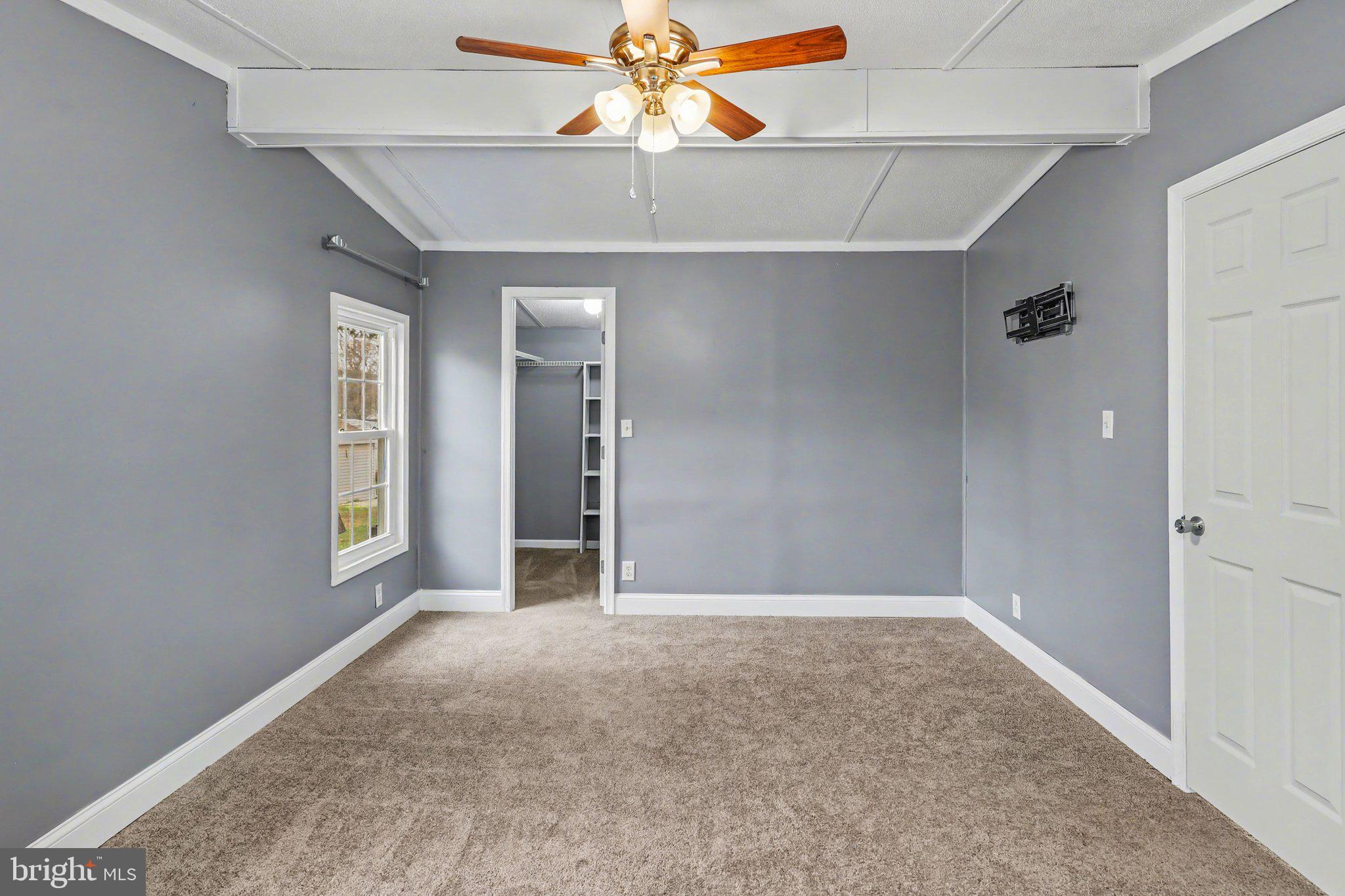 COUNTRY MANOR WEST - Residential