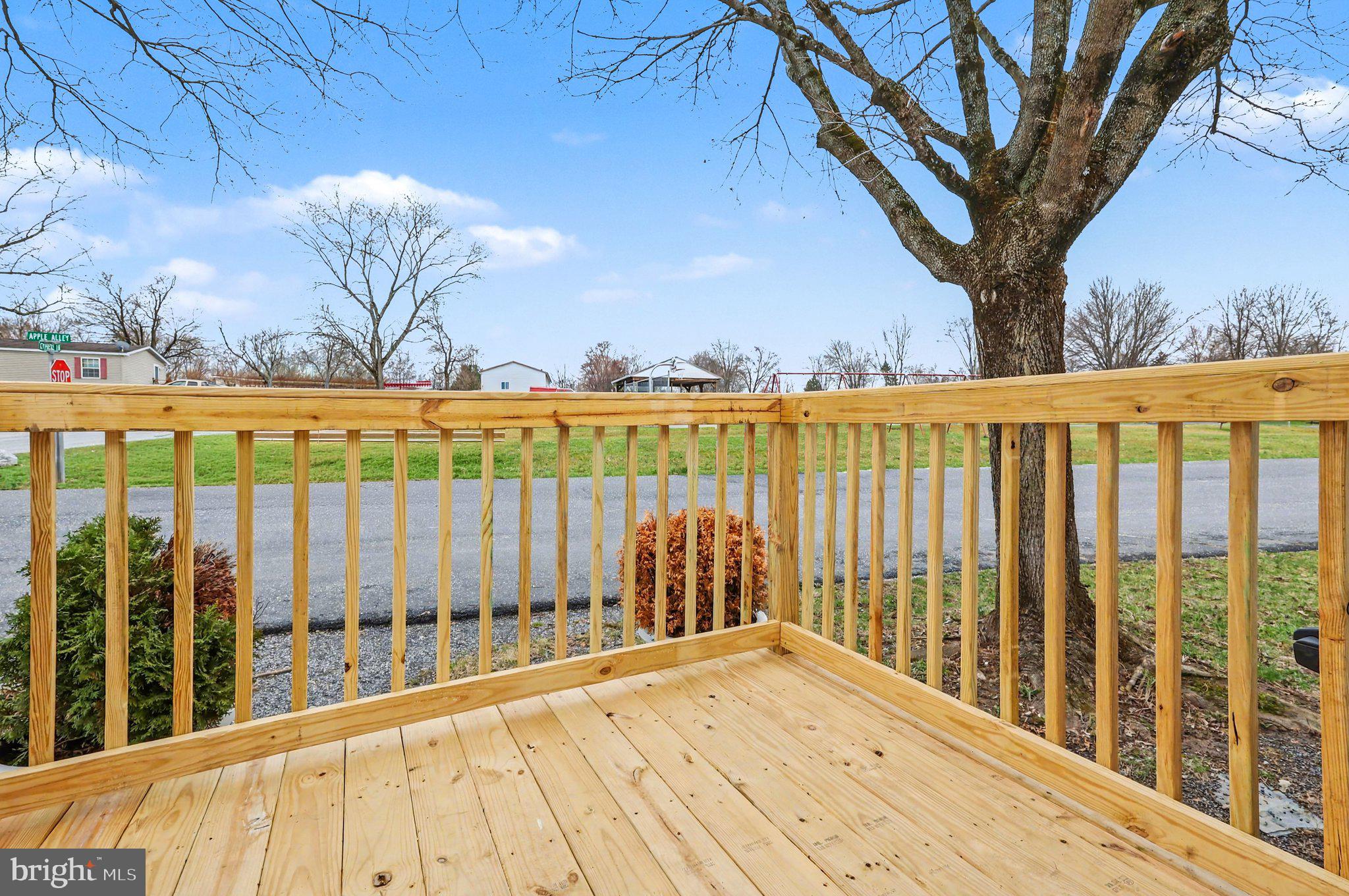 COUNTRY MANOR WEST - Residential