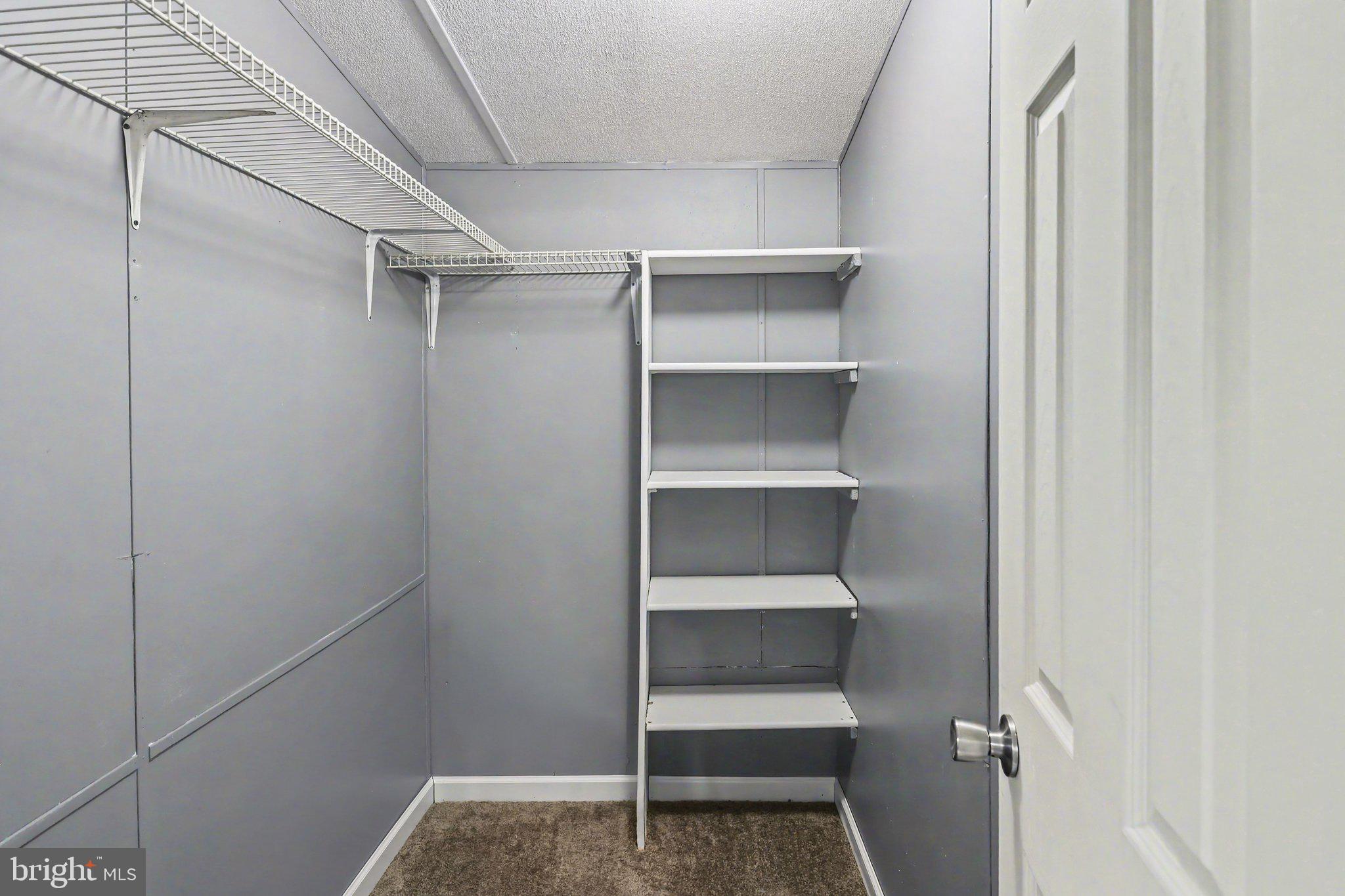 COUNTRY MANOR WEST - Residential